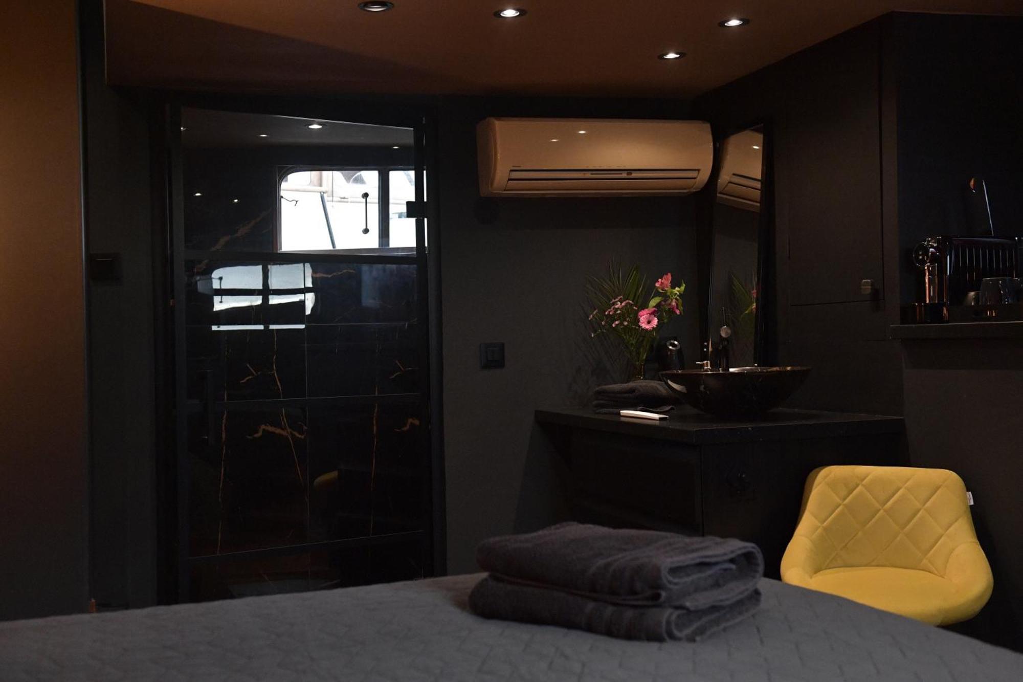 Euphrate Houseboat Otel Amsterdam Dış mekan fotoğraf